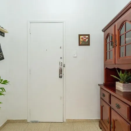 Conforto E Relax, Caminhando Para A Praia De Copacabana, Quarto E Sala, Completo, Com Wi Fi, Cozinha, Ar Condicionado-2